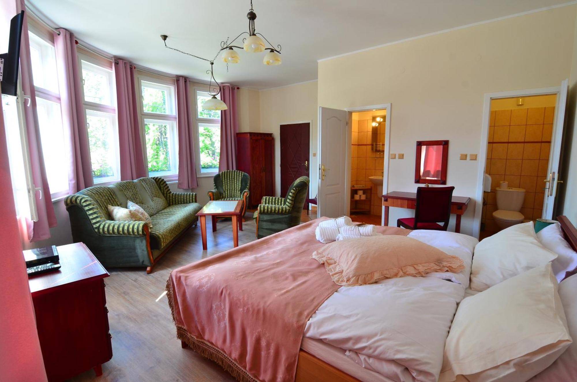 Baronka Bed & Breakfast & Bistrot Betliar Exterior photo