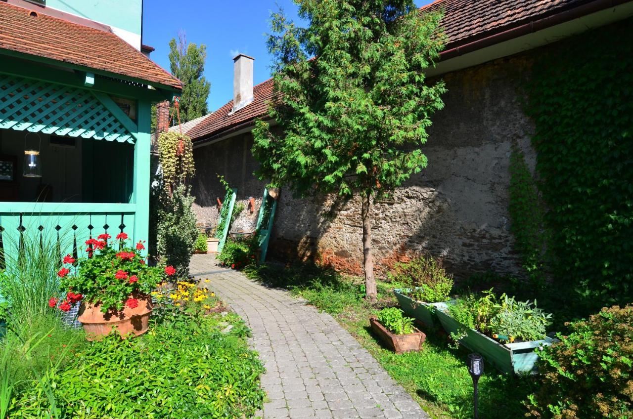 Baronka Bed & Breakfast & Bistrot Betliar Exterior photo
