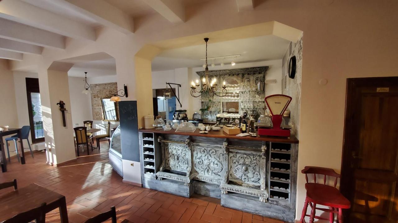 Baronka Bed & Breakfast & Bistrot Betliar Exterior photo
