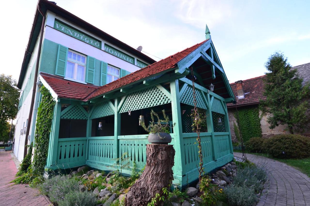 Baronka Bed & Breakfast & Bistrot Betliar Exterior photo